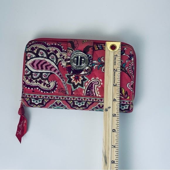 VERA BRADLEY ENGLISH MEADOW FRILL RUFFLE WRISTLET WALLET AUTHENTIC - Picture 7 of 7